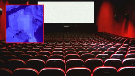 S­i­n­e­m­a­ ­s­a­l­o­n­u­n­d­a­ ­c­i­n­s­e­l­ ­i­l­i­ş­k­i­y­e­ ­g­i­r­e­n­ ­ç­i­f­t­,­ ­k­a­m­e­r­a­y­a­ ­y­a­k­a­l­a­n­d­ı­